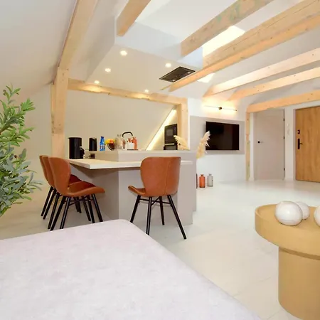 Apartment Blanca *