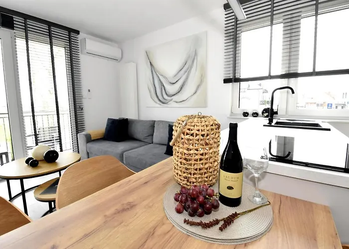 Apartment Blanca *